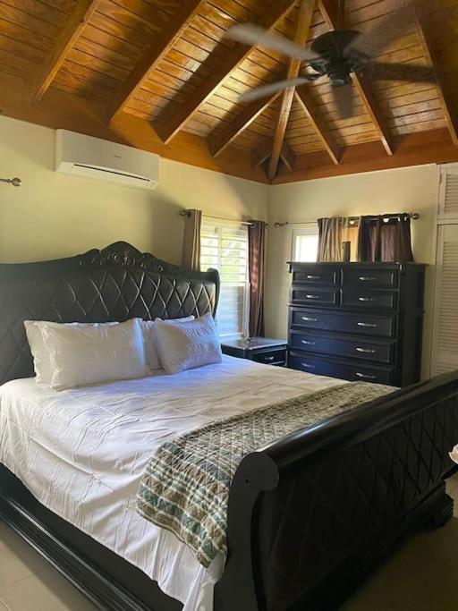 Sunset Palms & Villa Management Ltd Richmond Экстерьер фото